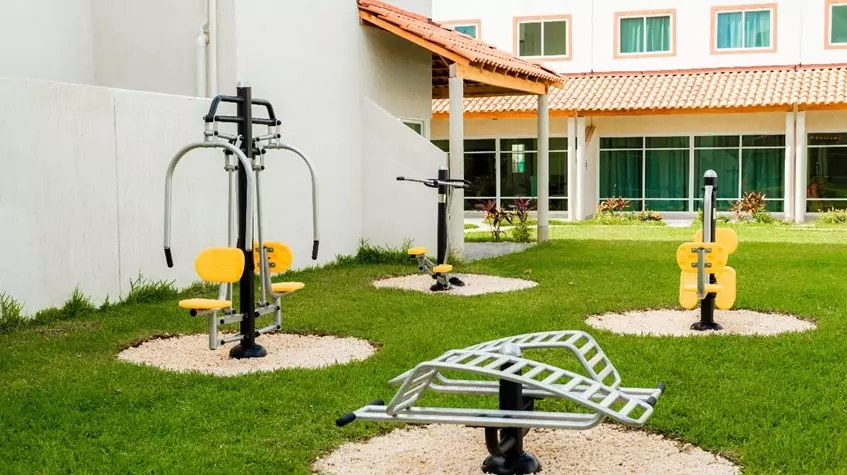 An outdoor fitness area in Zendala Residencial