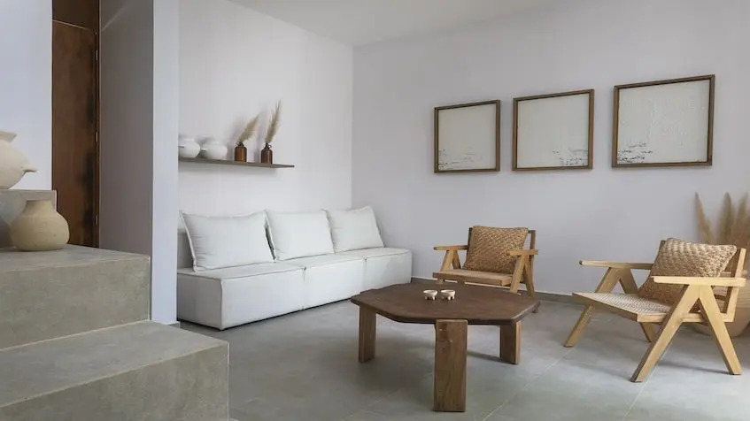 A living room with a couch and a coffee table in Isabella Tulum