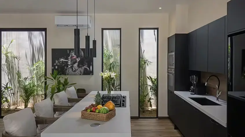 Kitchen and island in Villa Stephanie Tulum