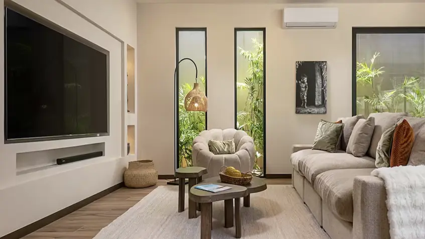 Room with Tv in Villa Stephanie Tulum