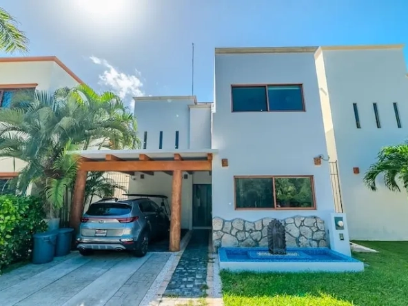 Front facade Hacienda del Río Playa del Carmen | 4 Bedroom House for Sale