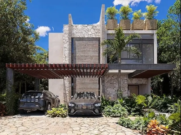 Front facade house santuario in Manilka Playa del Carmen