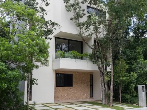 Front facade Casa Itzamna Mayakoba Playa del Carmen