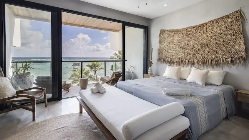 Interior estudio vista al mar en Tankah 52 Beachfront Condos Tulum