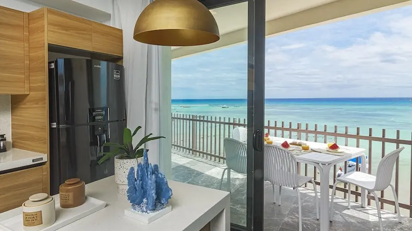 Oceanfront Dining at IT Beach Playa del Carmen