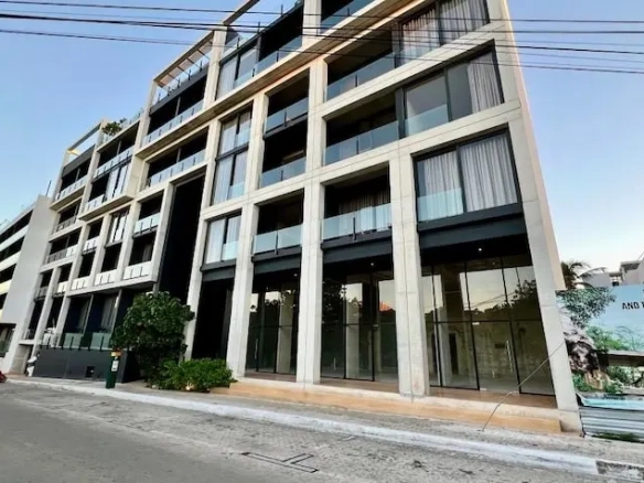 Fachada lateral Ceren Playa del Carmen | Estudios en Venta