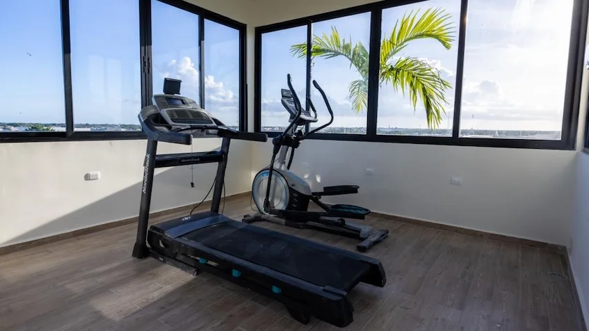 Gimnasio con vista cioudad Mya Black Dimond Playa del Carmen