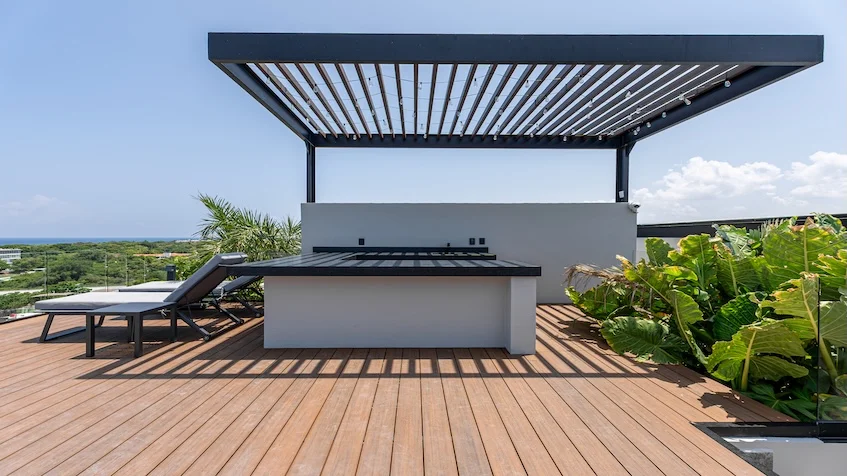 Rooftop camastros en Nikki Ocean Playa del Carmen