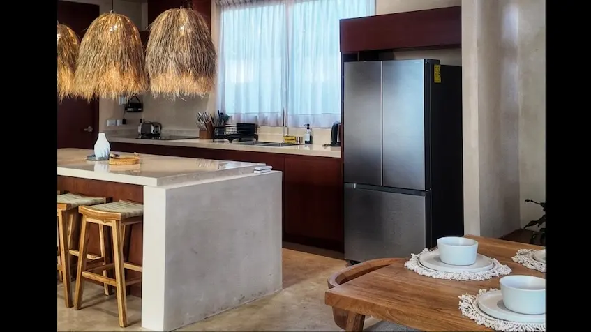 Cocina con comedor en Pura Selva Tulum