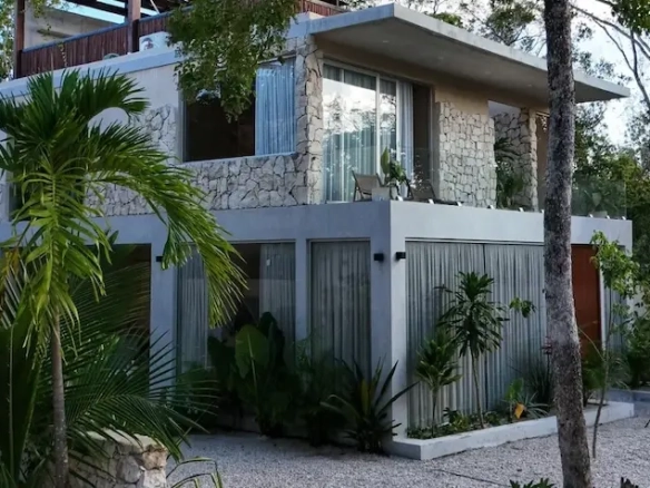 Fachada esquina Pura Selva Tulum