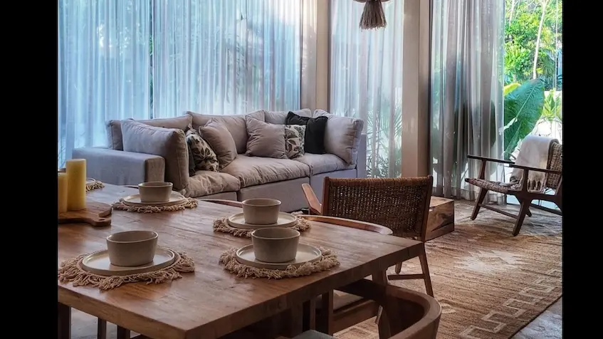 Sala con comedor en Pura Selva Tulum