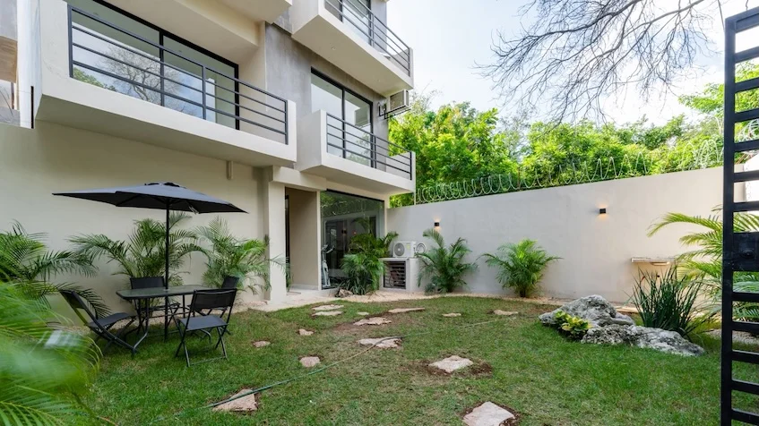 Garden at Amanecer Condos, Playa del Carmen