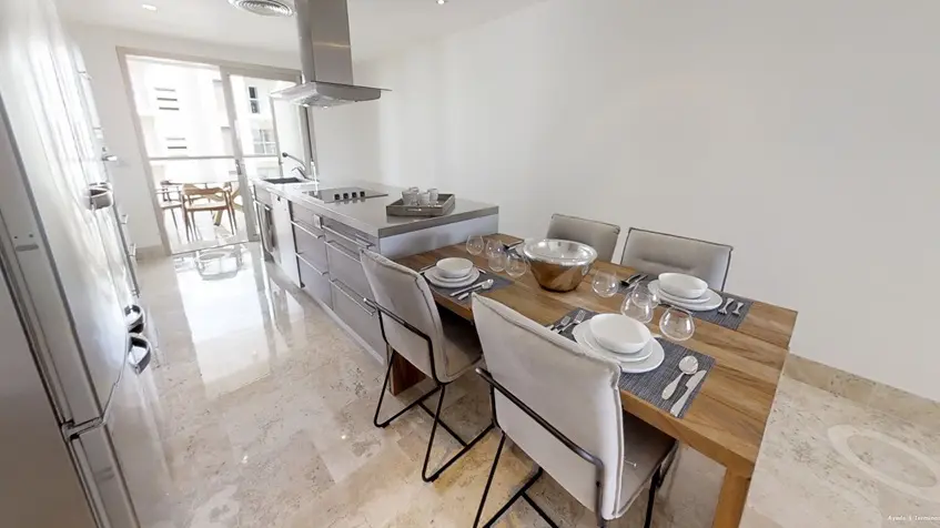 Cuisine/salle à manger avec balcon La Amada Residences Playa Mujeres