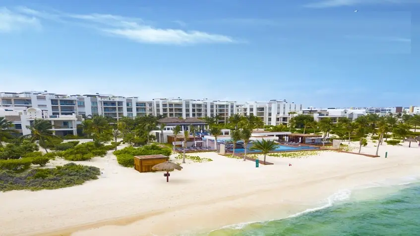 Vue aérienne beach club la amada residences playa mujeres