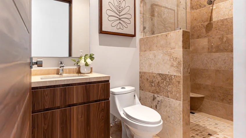 Interior baño en Isla Blanca Residences Cancun