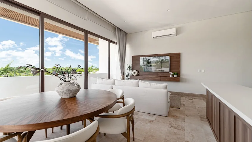 Sala con TV en Isla Blanca Residences Cancun