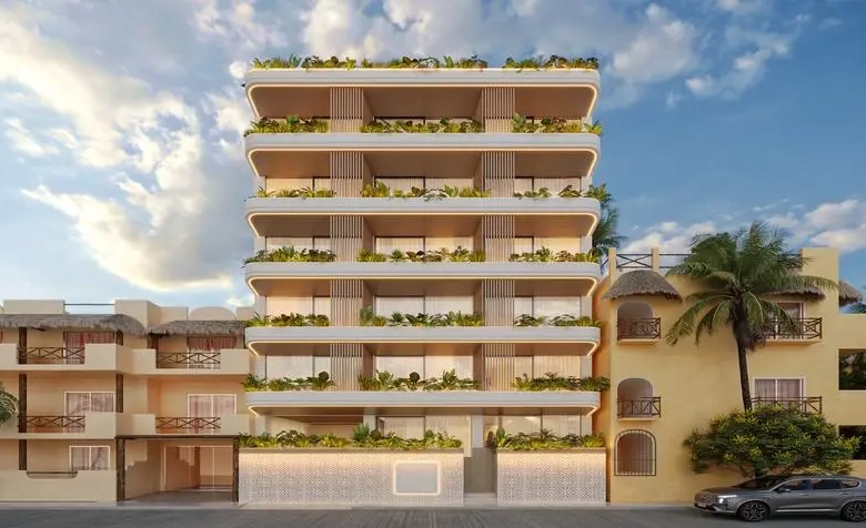 Façade du bâtiment côtier de Playa del Carmen