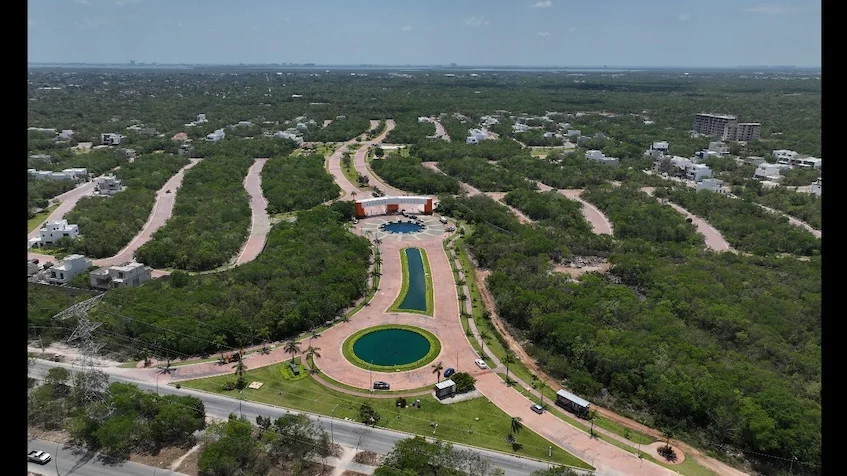 Vista aerea entrada principal Agua 9 Cancun