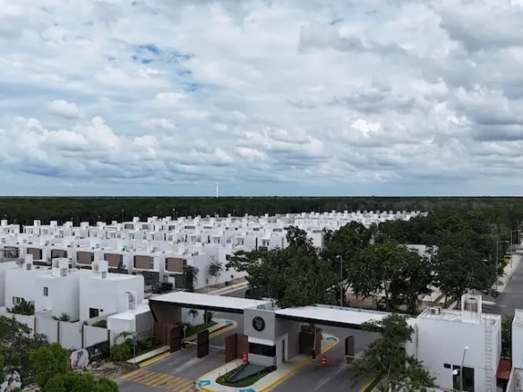 Fachada entrada principal en Samala Playa del Carmen
