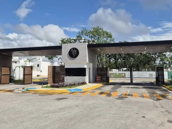 Fachada entrada principal de Samala Playa del Carmen