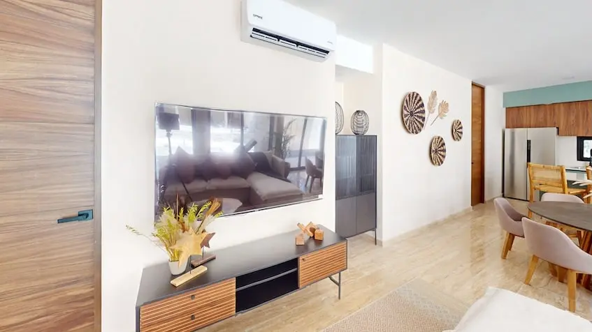 Sala con tv en Baktun Tulum