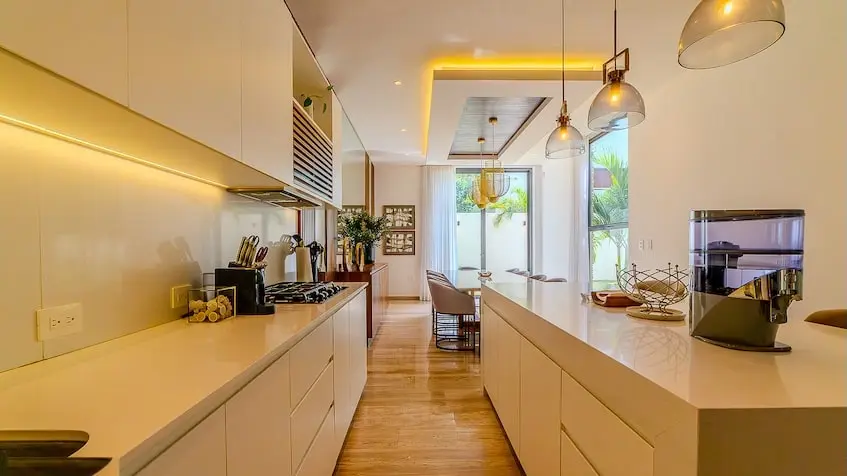 Interior de una cocina en Casa Arenas Valenia Playa del Carmen