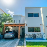 Front façade of Hacienda del Rio Playa del Carmen : 4 Bedroom Home for Sale