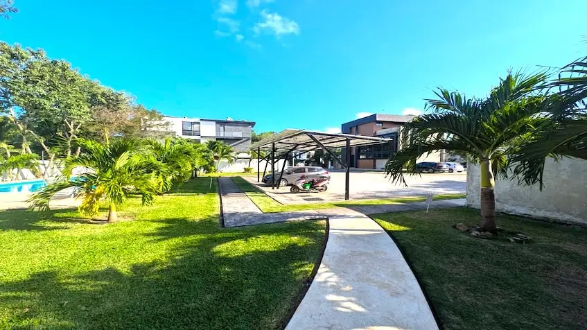Garden in Playa del Carmen Residential Encounter