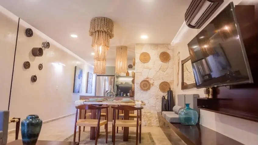Dining room with TV in Zayanna Valladolid Yucatan