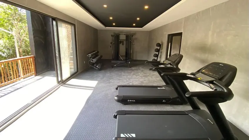 Un gimnasio en Hoja Santa Tulum
