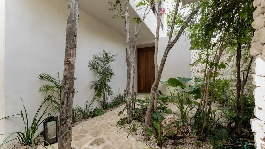 Acceso principal en Villa Riviera Tulum
