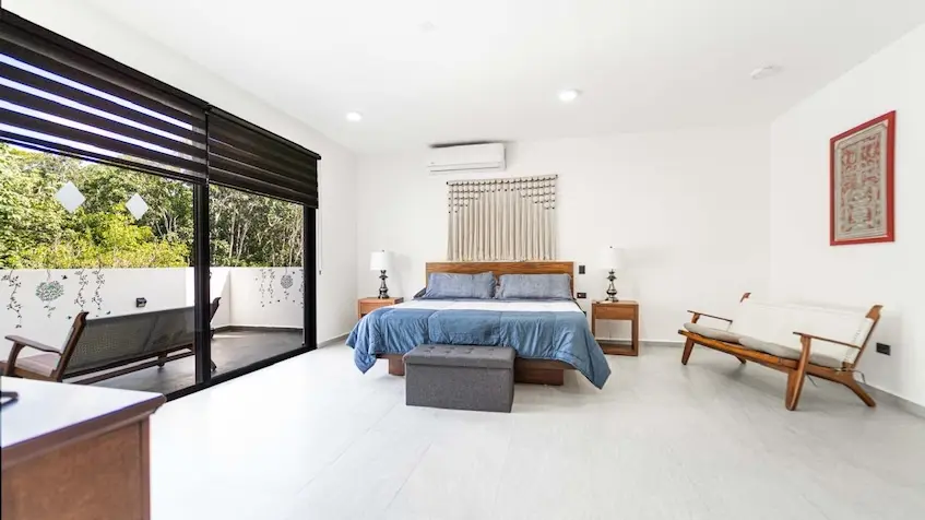 Interior de una recámara en Casa en Venta en Senderos Mayakoba en Playa del Carmen