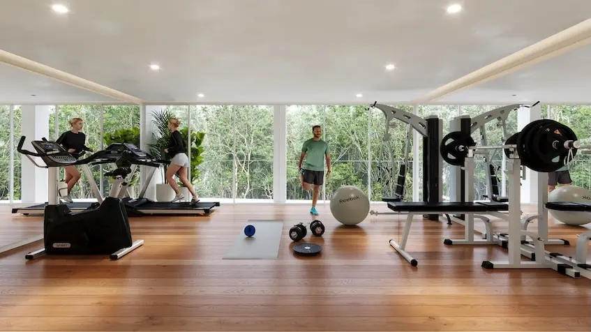 Gimnasio equipado en Elementi Tulum