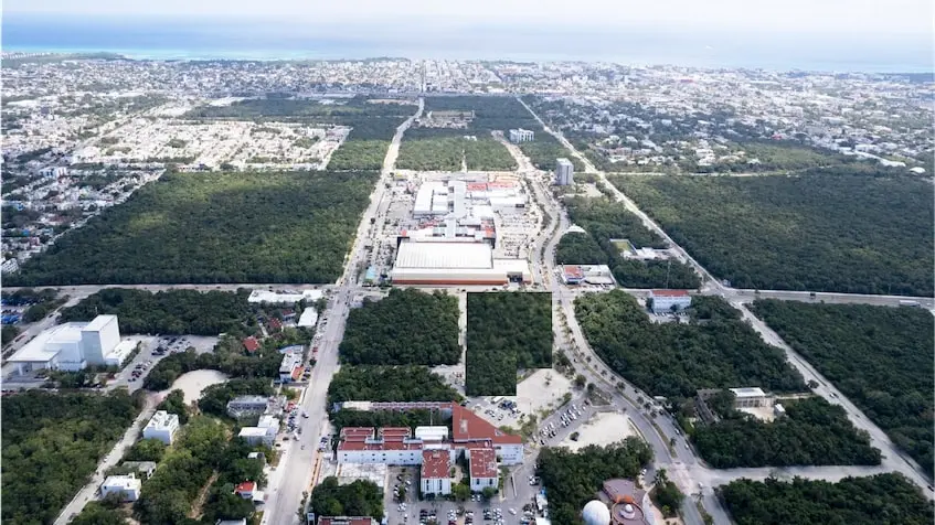 Vista aerea Cruz de Servicios Playa del Carmen Terrenos y Macrolotes