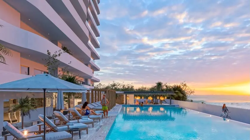 Alberca en Ocean Towers Cancun