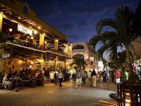 ¿Por qué vivir o invertir en Playa del Carmen es más rentable que en EE.UU. o Canadá?