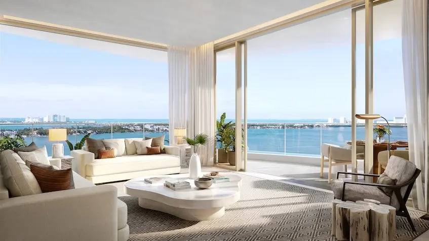 Sala amplia con vista panoramica en One Laguna Residences Cancún