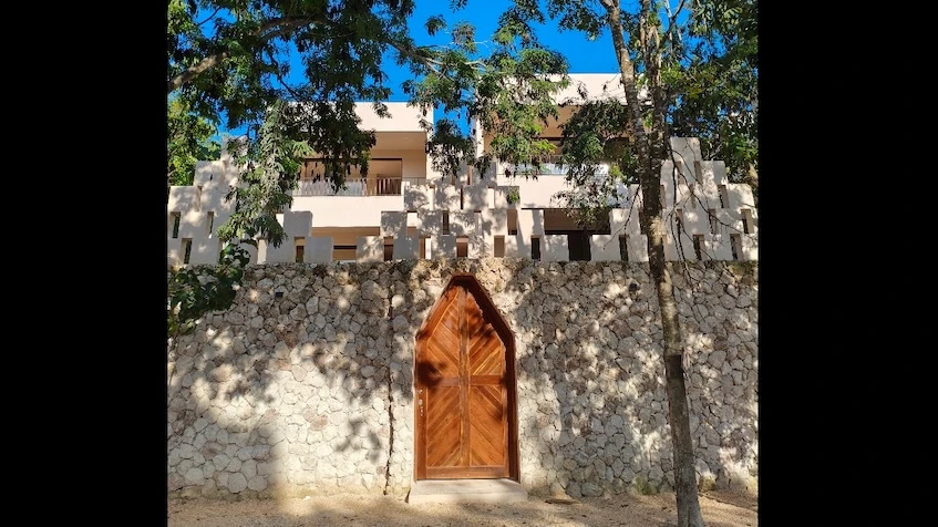 Fachada entrada Uxmal Tulum