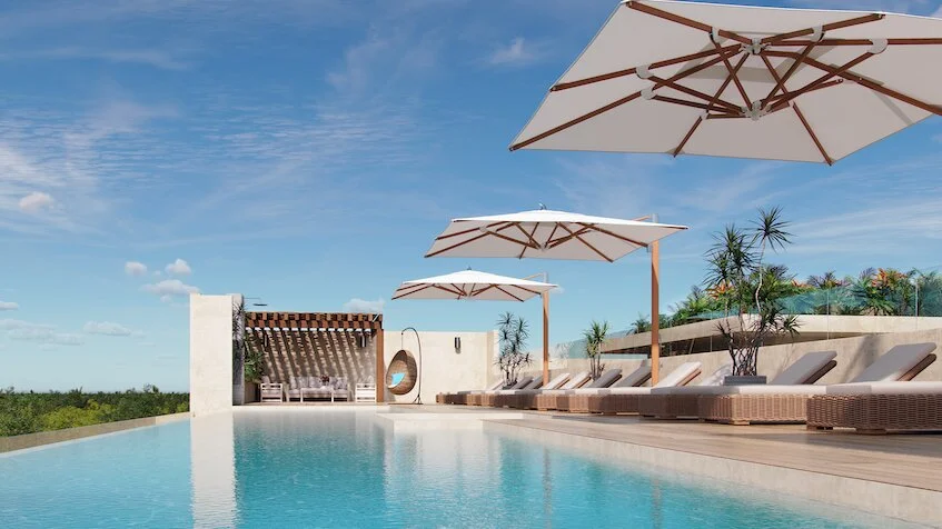 Alberca con rooftop en Hana Ni Cancún