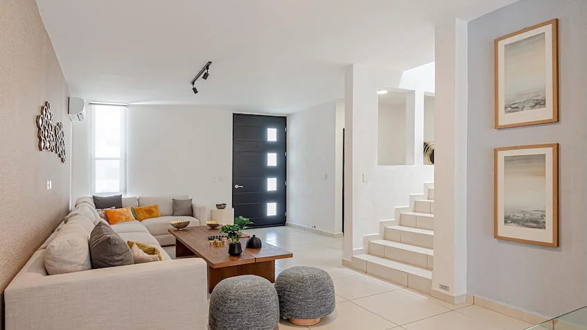 Una Entrada y una Sala en Almazara Playa del Carmen