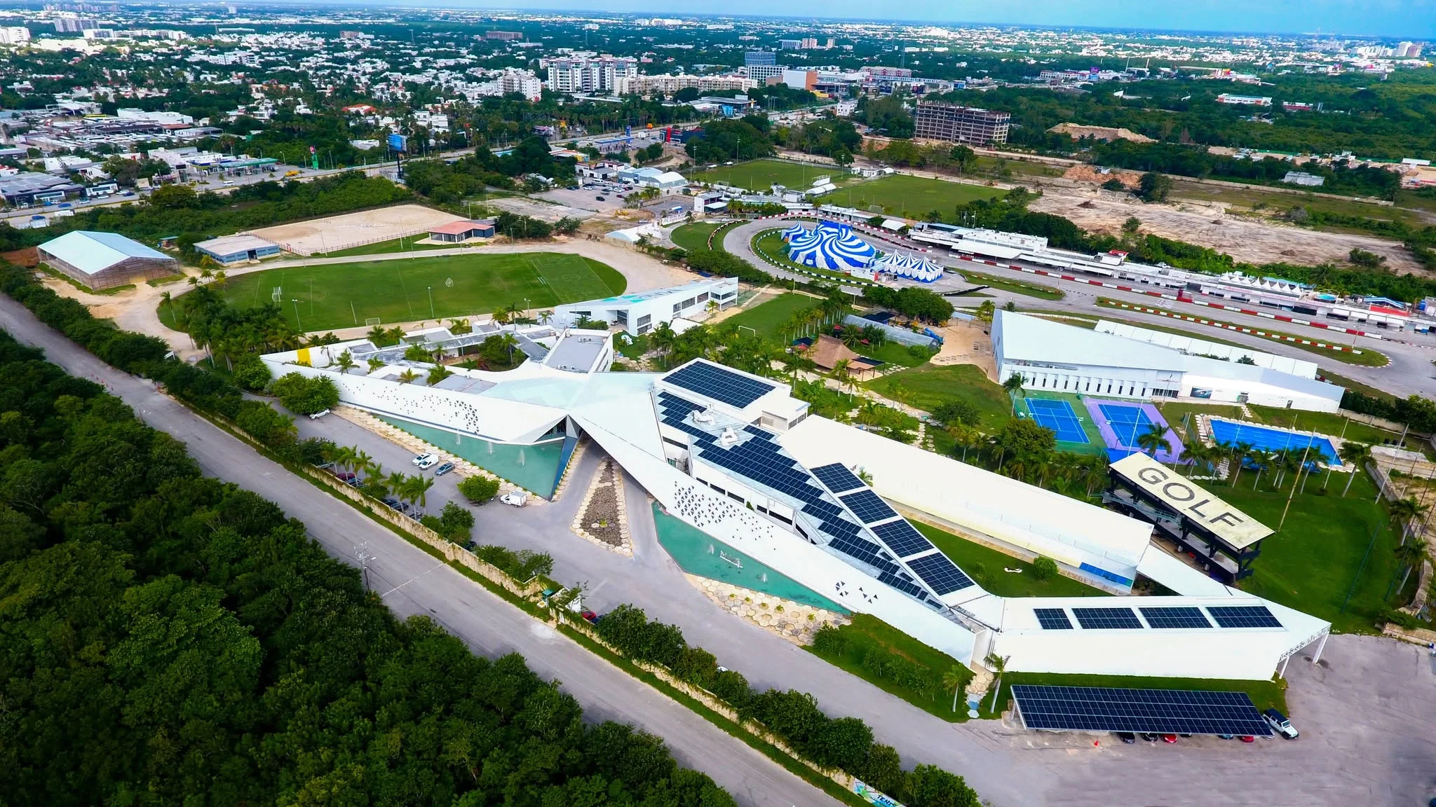 Mejores Colegios en Cancún en 2026 | Guía para Familias
