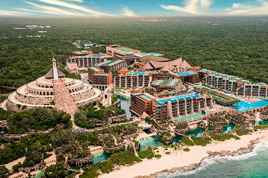 Qué Hacer en Hotel Xcaret Arte: Guía Completa de Experiencias, Gastronomía y Parques