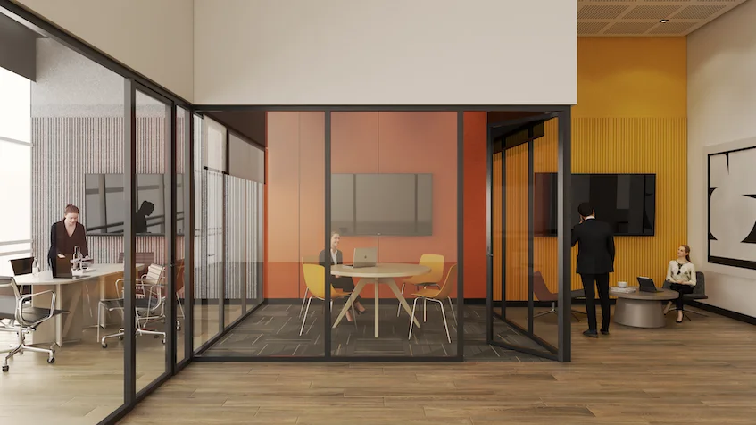 Espacio de oficina ejecutiva y sala de juntas que incluye separaciones con cancelería de cristal negro, escritorios de madera, sillas ejecutivas, una mesa central de juntas con sillas amarillas y un muro decorativo en tono naranja de KUN 21° 86° Cancún
