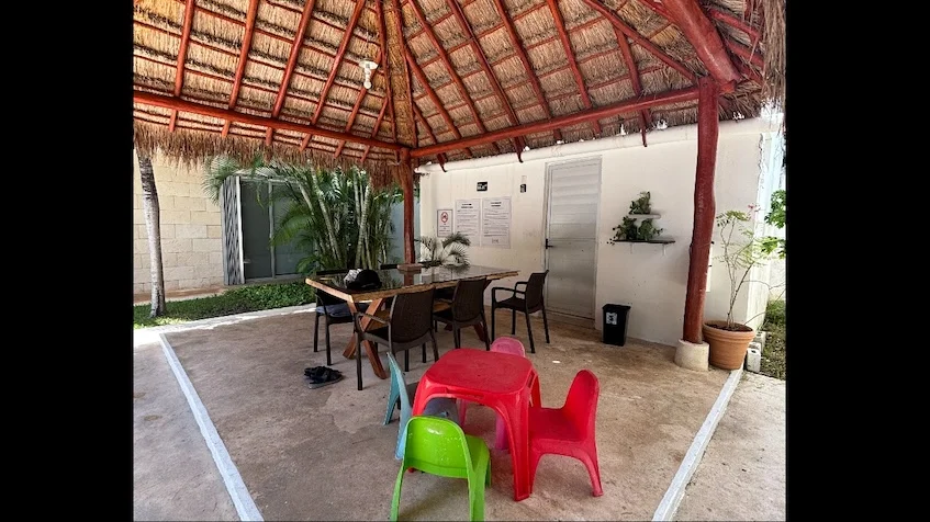 Area de Convivencia con Palapa de Condominio Uxmal Playa del Carmen