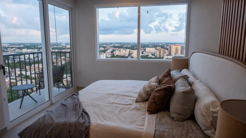 Vista de recámara que incluye una cama